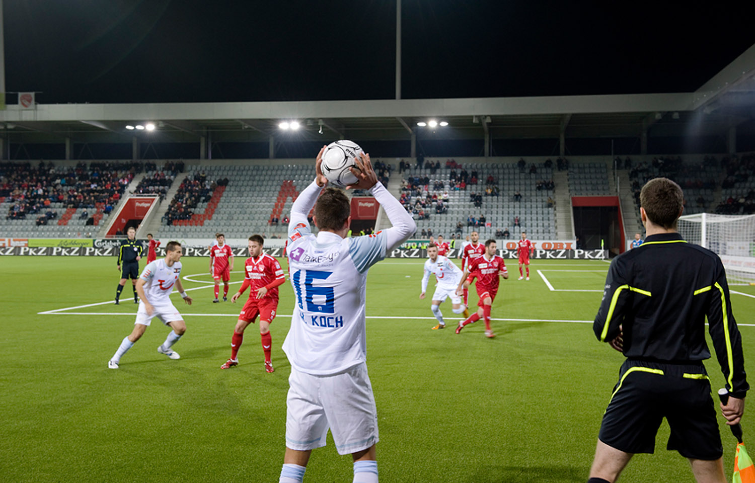 198_B06_Stadion_Arena_Thun_04-136