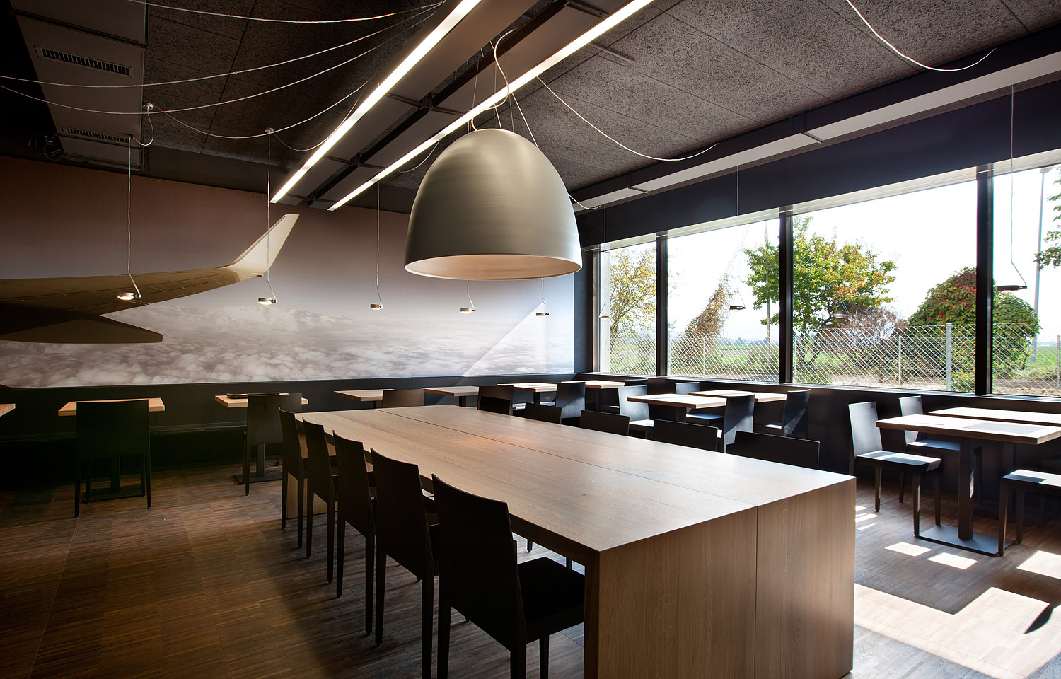 244_B06_Businesscenter_Piste_Sued_Belp_03-128